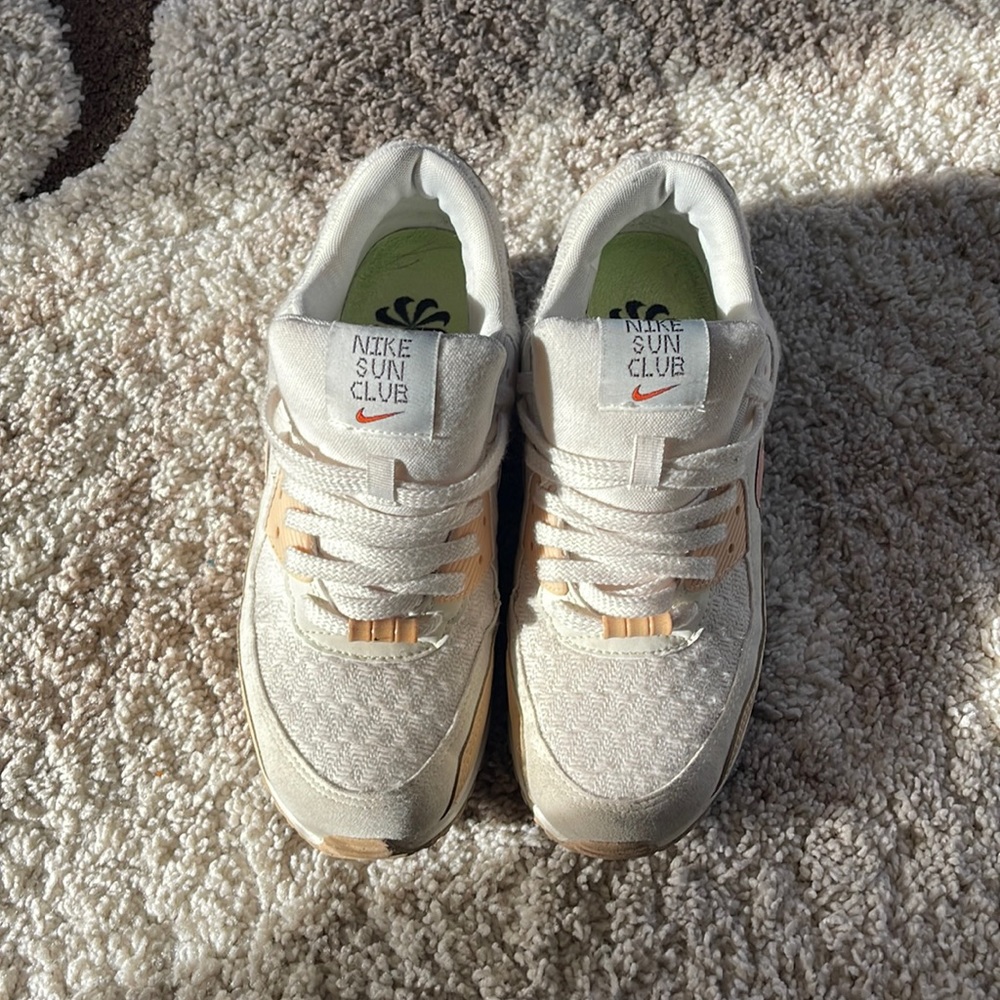 Nike Women's Air Max 90 SE sneakers